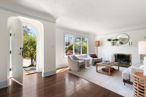 3829 45th ave sw Seattle, WA 98116