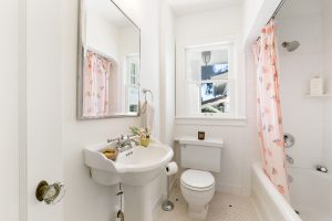 3829 45th ave sw Seattle, WA 98116