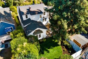 3829 45th ave sw Seattle, WA 98116