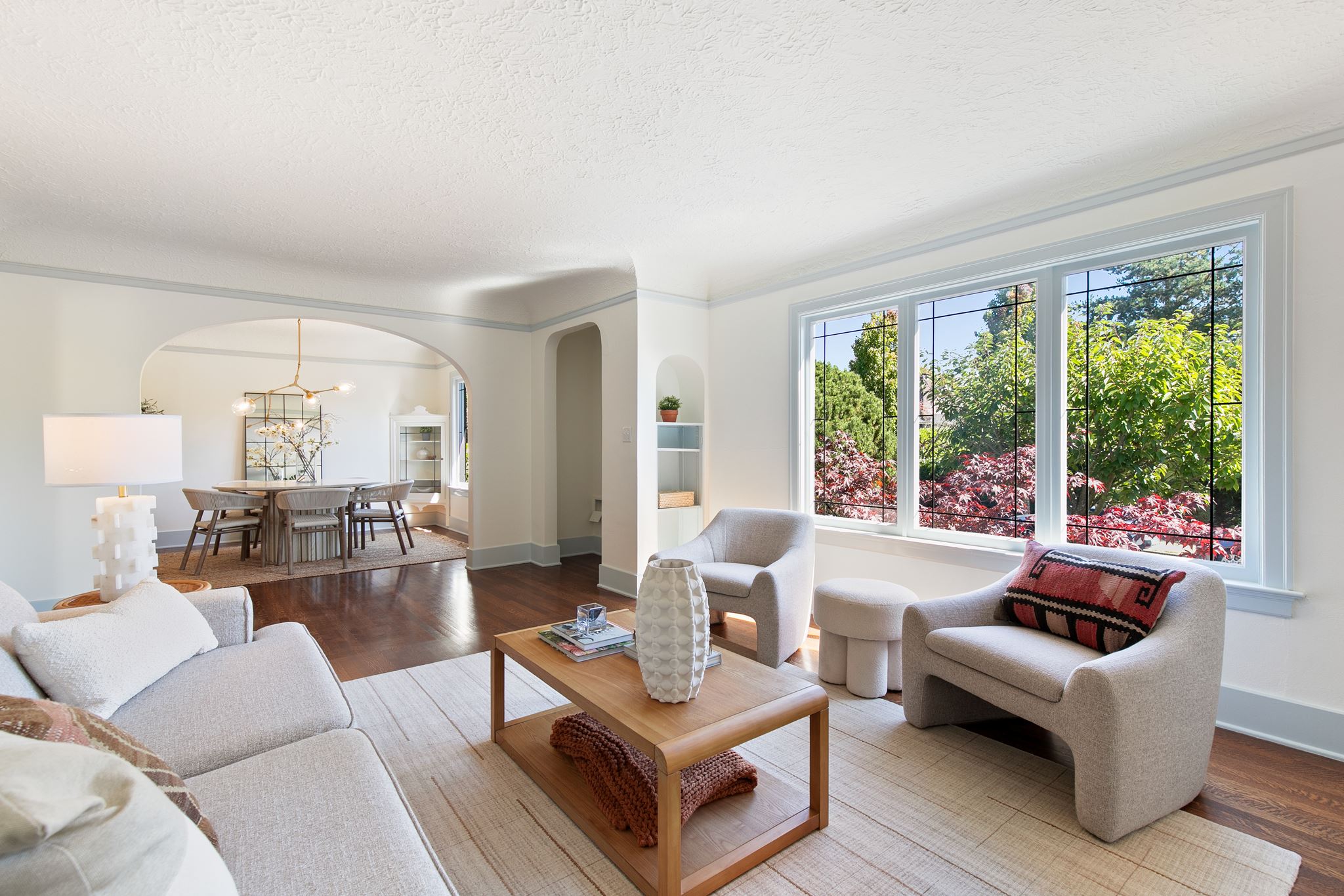 3829 45th ave sw Seattle, WA 98116